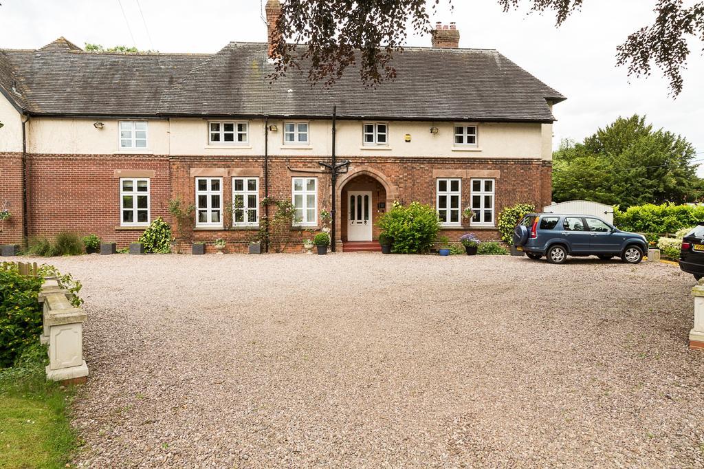 Heywood Hall Denstone Bagian luar foto
