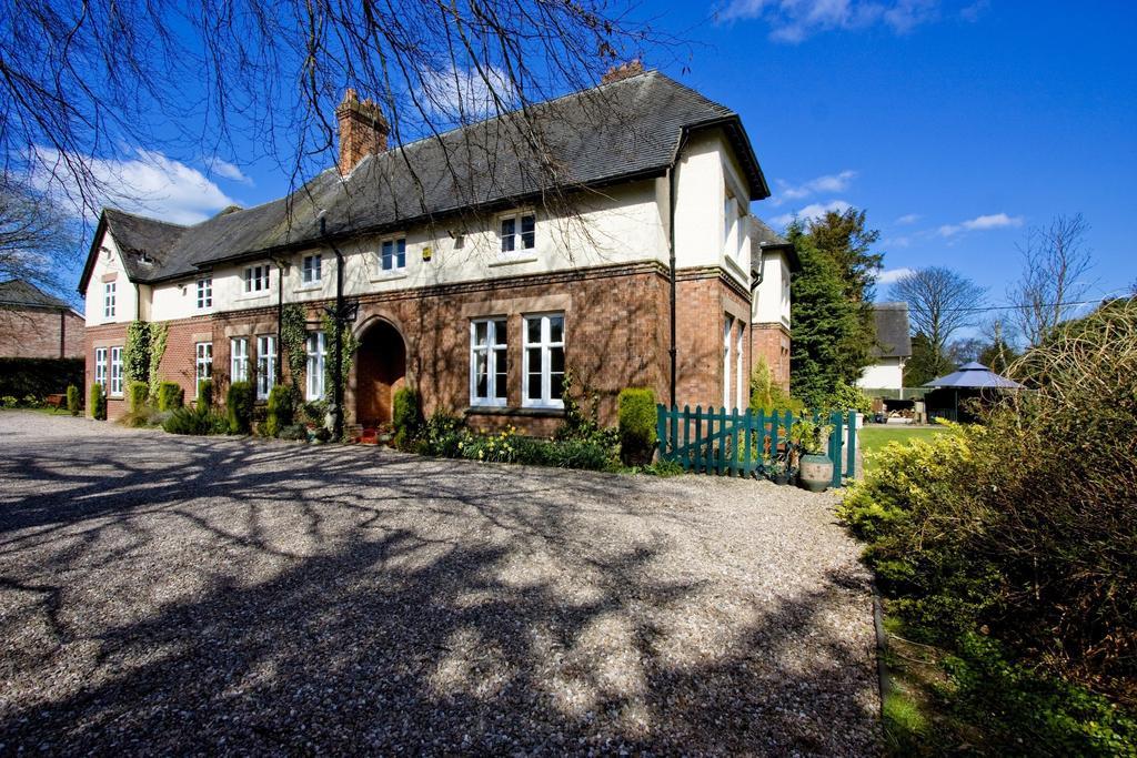 Heywood Hall Denstone Bagian luar foto