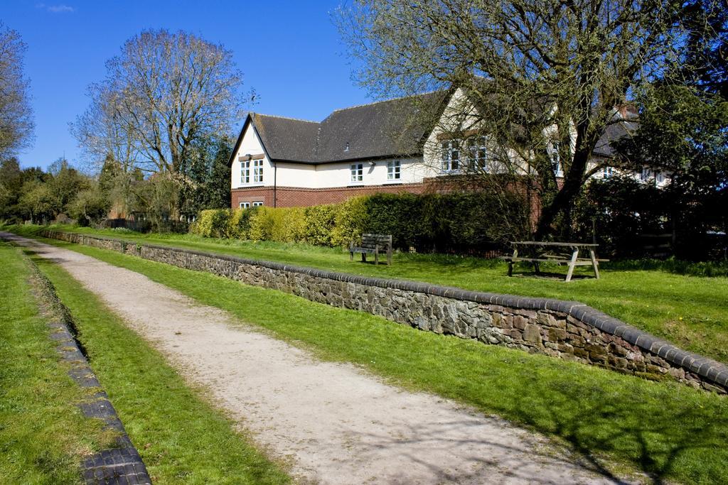 Heywood Hall Denstone Bagian luar foto